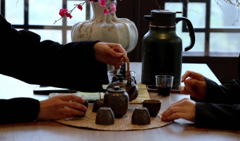 揭秘空腹喝茶：养生达人的惊人体验